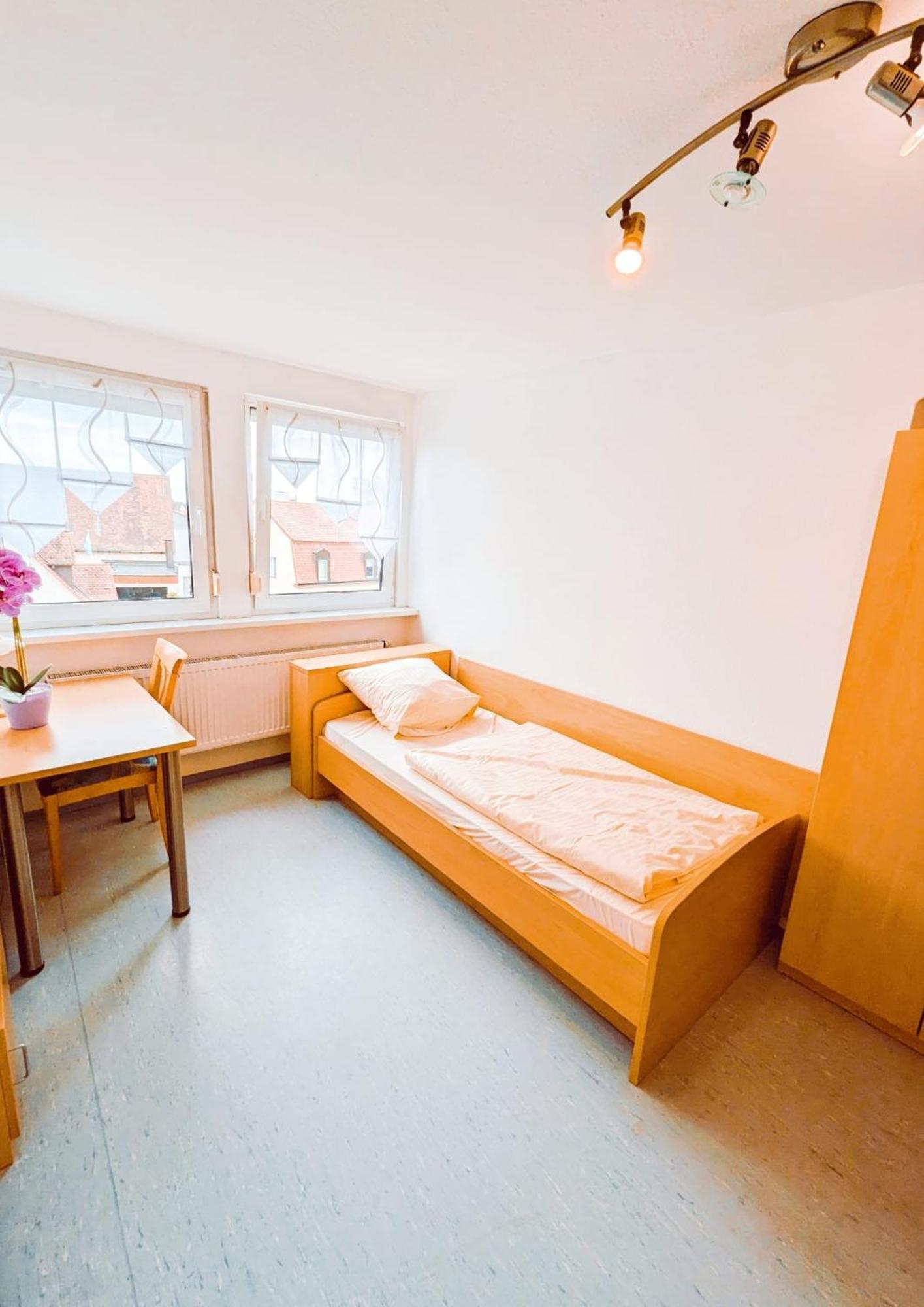Gasthof Kirchberger Fuerth Room photo